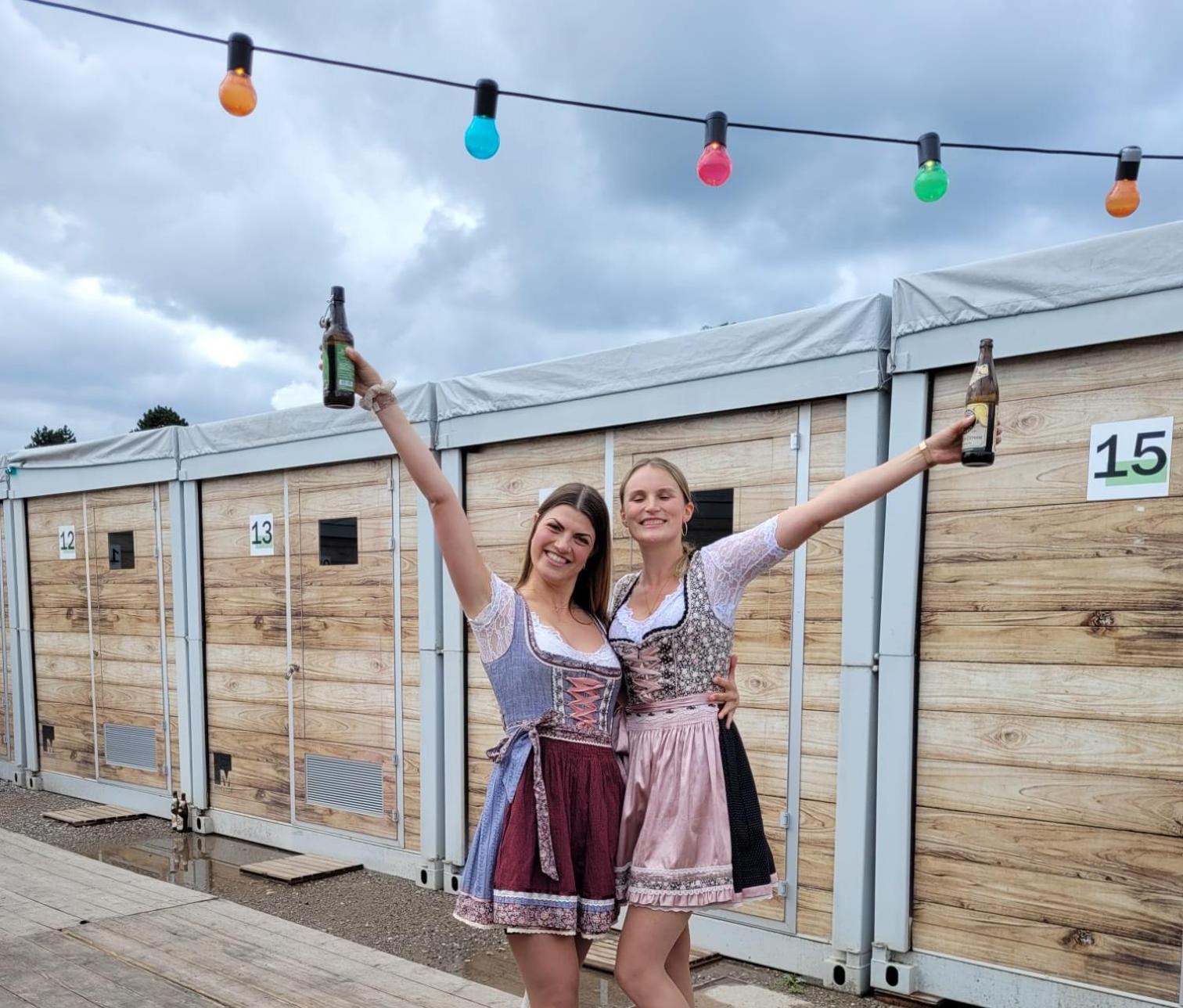 Oktoberfest Wiesn Camp Lodge Munchen Bagian luar foto
