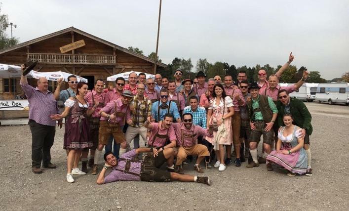 Oktoberfest Wiesn Camp Lodge Munchen Bagian luar foto