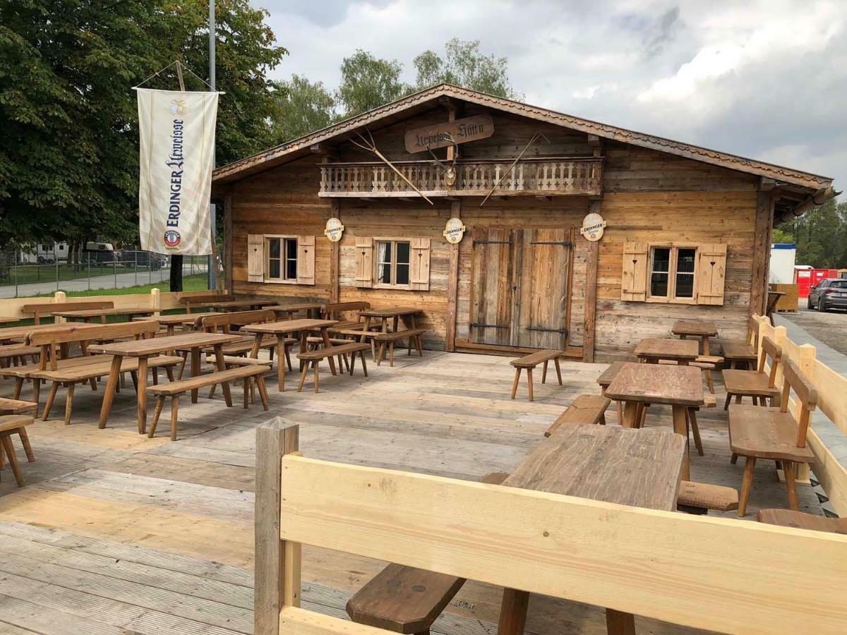 Oktoberfest Wiesn Camp Lodge Munchen Bagian luar foto