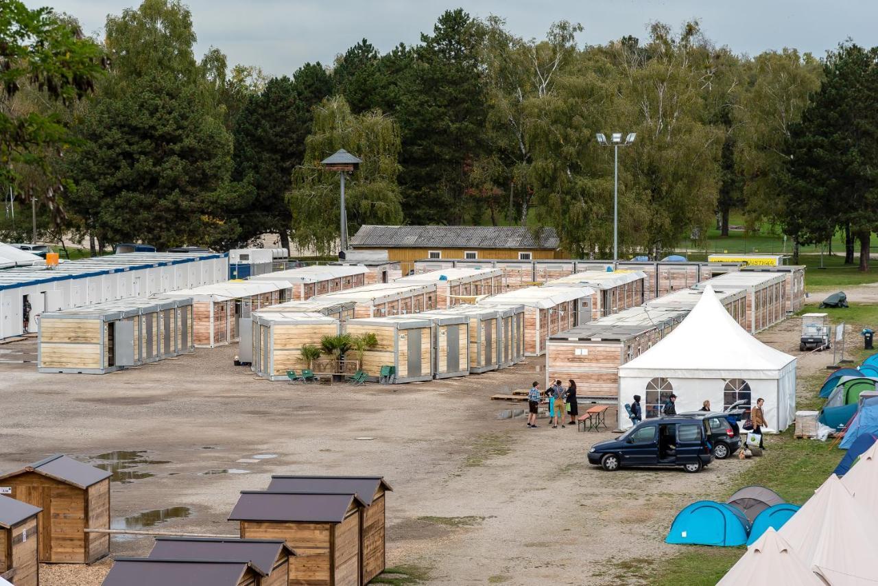 Oktoberfest Wiesn Camp Lodge Munchen Bagian luar foto